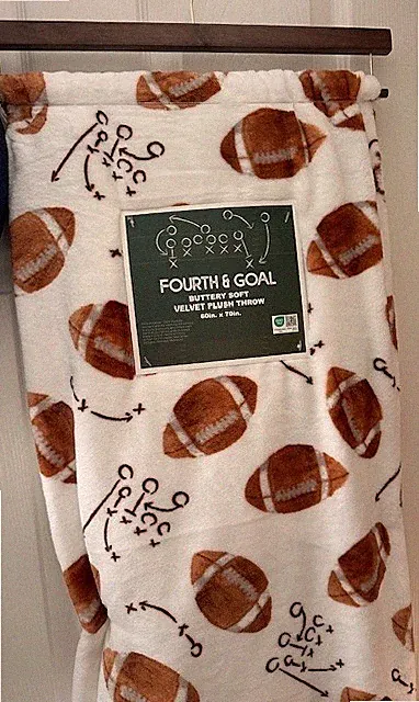 Fourth & Goal Buttery Soft Velvet Plush Throw Blanket Football Pattern NWT60x70